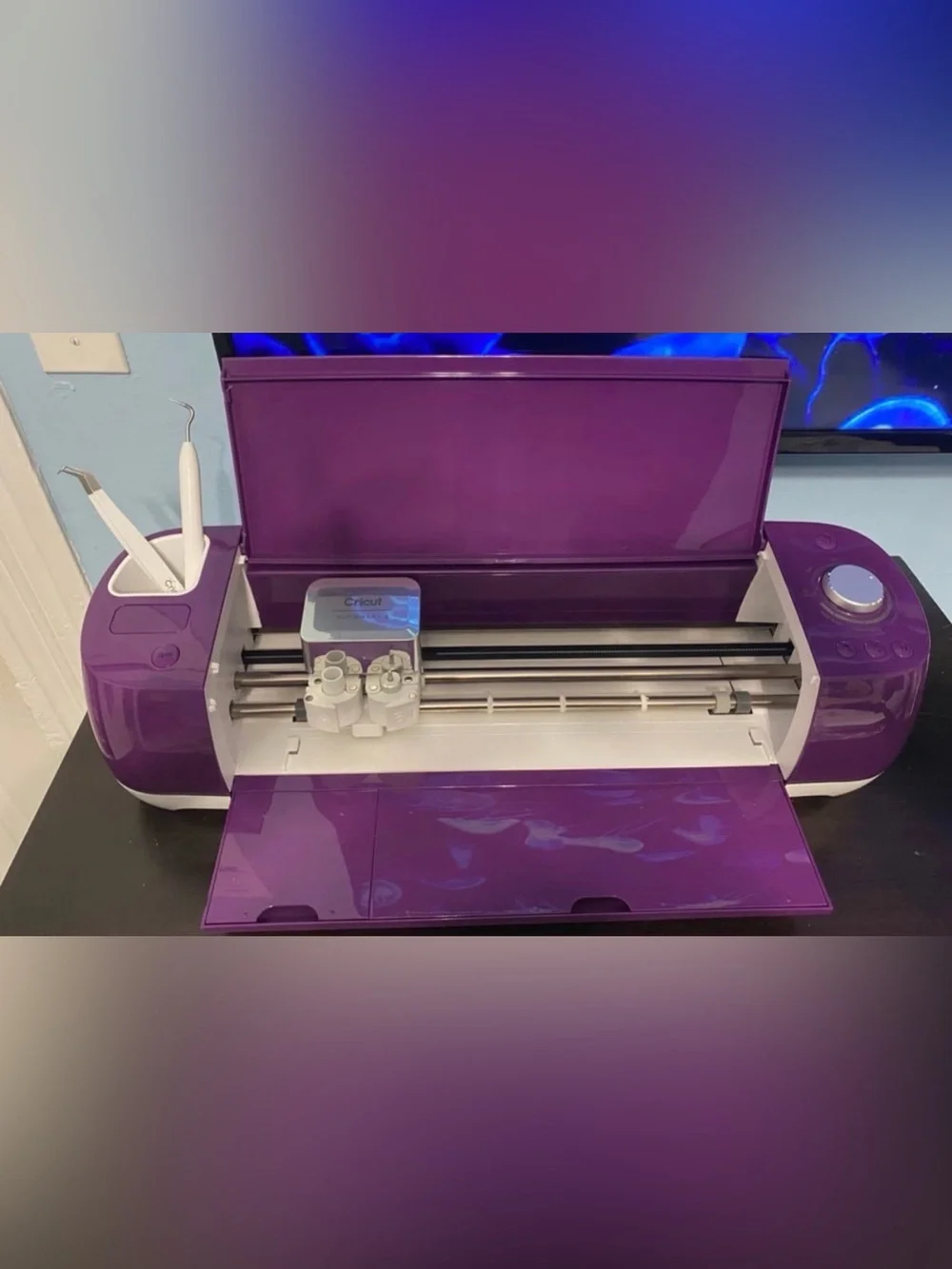 Cricut Explore Air 2 Craft Cutter in Purple and White